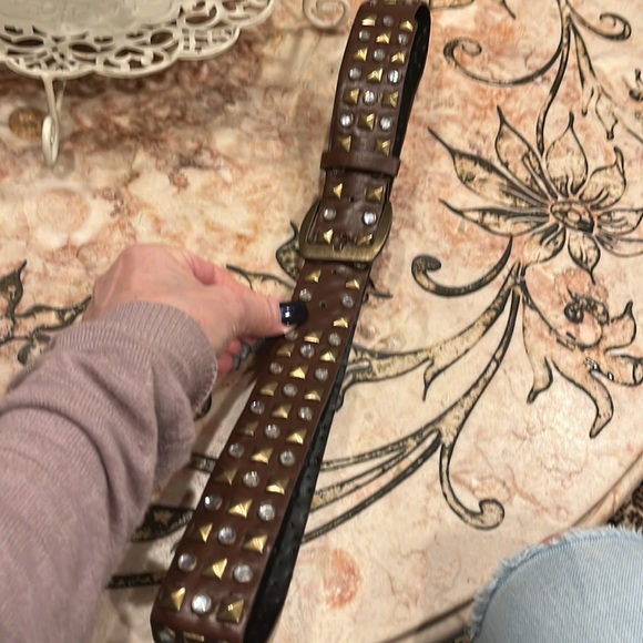 YMI Brown Studded And Rhinestone Vegan Leather Belt Size 13 - Picture 6 of 9